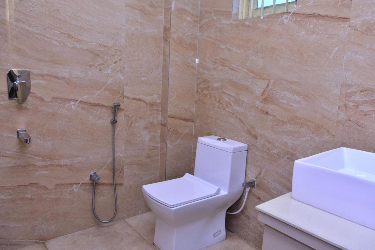 Haridaspur Hotel Mid East المظهر الخارجي الصورة