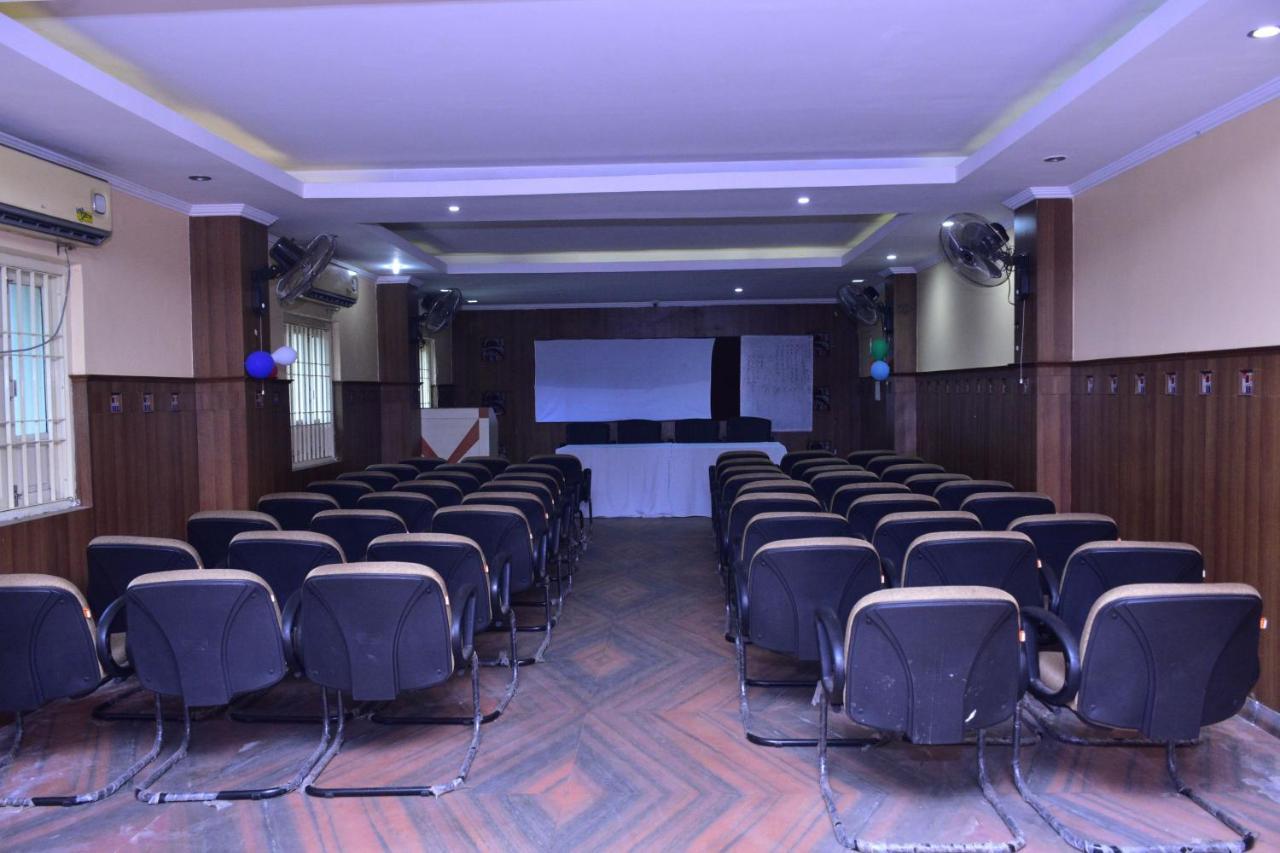 Haridaspur Hotel Mid East المظهر الخارجي الصورة